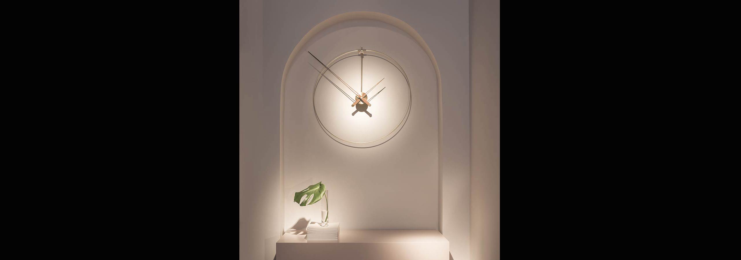 Nomon Clock New Anda Walnut by Rolf Benz Haus